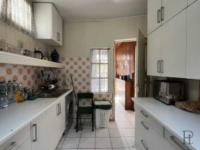MAISON DANS LE CENTRE VILLE DE COLOMBES - CUISINE - PHL TRANSACTIONS Agence Immobilière