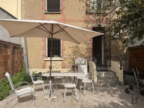 MAISON DANS LE CENTRE VILLE DE COLOMBES - JARDIN - PHL TRANSACTIONS Agence Immobilière